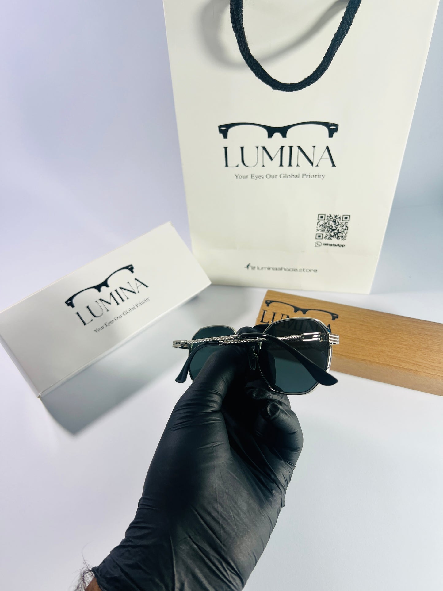 ROUNDED SQUARE SUNGLASSES BLACK SHADE