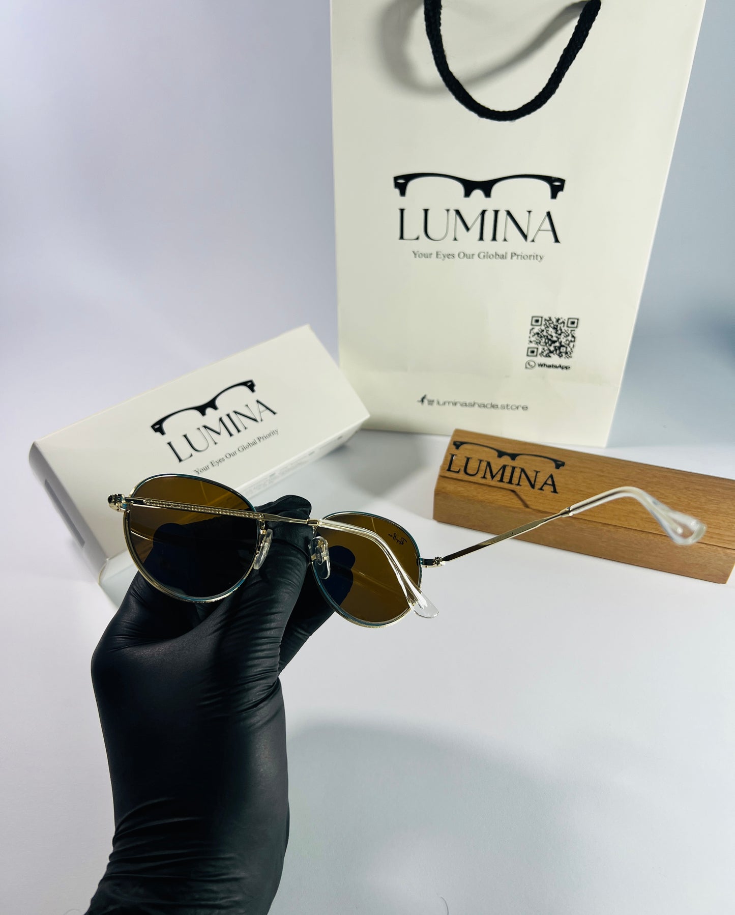 Gold Ray-Ban Round Metal Sunglasses